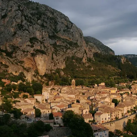 Apartamento La Bonne Etoile - The Good Star Moustiers-Sainte-Marie Habitación foto