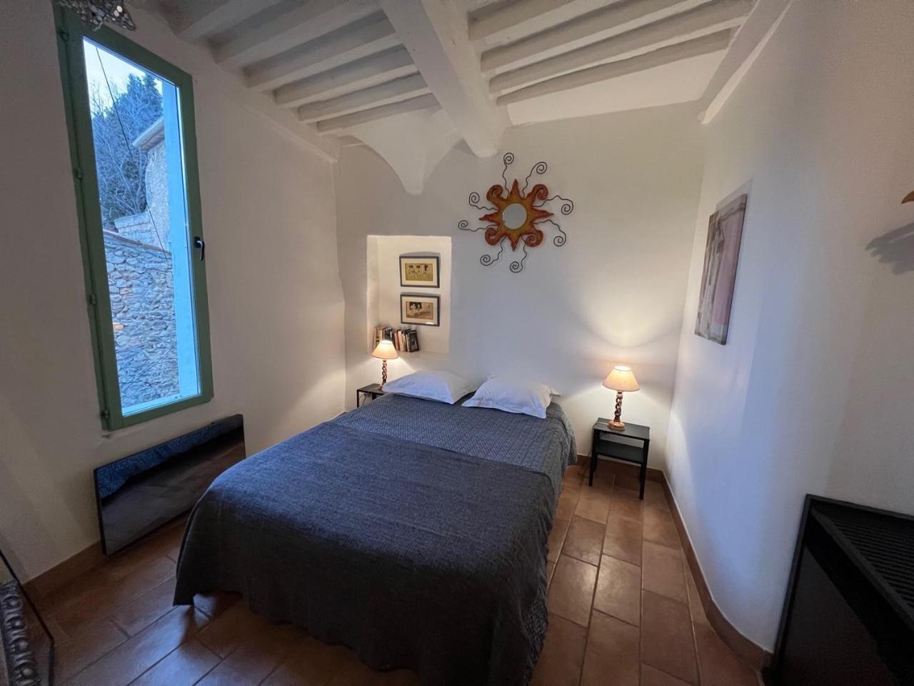 La Bonne Etoile - The Good Star * Moustiers-Sainte-Marie
